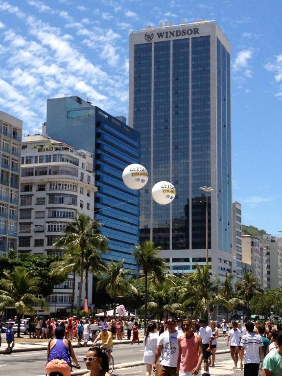 Apartamento Completo Na Praia De Copacabana 02 Quartos Com Vista Lateral Mar Em Andar Alto, Ar, Wifi , Netflix, Pauloangerami Rmvc18 Рио-де-Жанейро Экстерьер фото